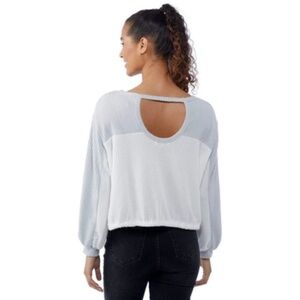 💞 New Women’s Small Poof! Apparel Plush Thermal Top